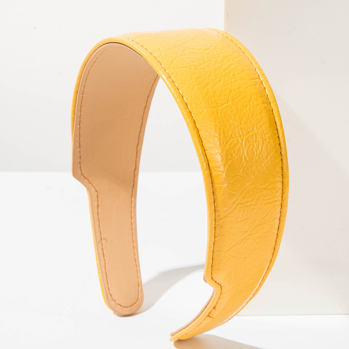 Elegant Korean Style Leather H - Leatherwork Rings 评论和价格